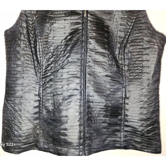 V2  Erin London Black zip up vest - Picture 9 of 9